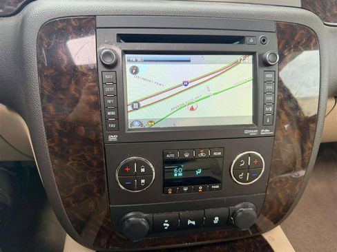 Used 2013 GMC Yukon Denali image 32