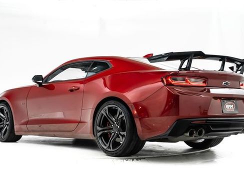 Used 2017 Chevrolet Camaro SS image 11