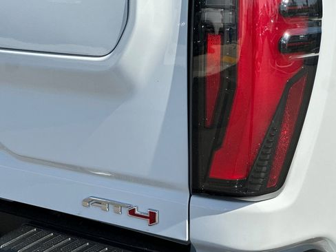 Used 2024 GMC Sierra 2500 AT4 w/ AT4 Premium Plus Package AWD/4WD image 38