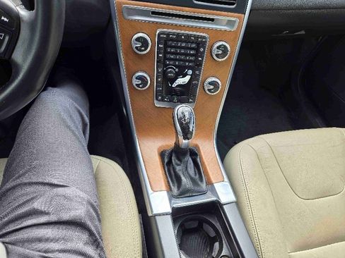 Used 2017 Volvo XC60 T5 Inscription w/ Preferred Option Package image 15