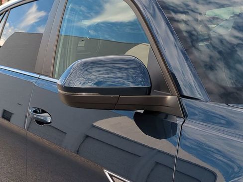 Used 2021 Volkswagen Atlas Cross Sport SE w/ Panoramic Sunroof Package image 12