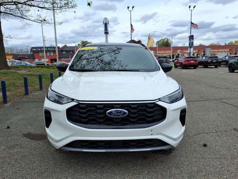 Used 2024 Ford Escape ST-Line w/ Tech Pack #1 AWD/4WD image 2