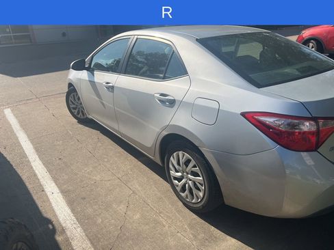 Used 2017 Toyota Corolla LE FWD image 2