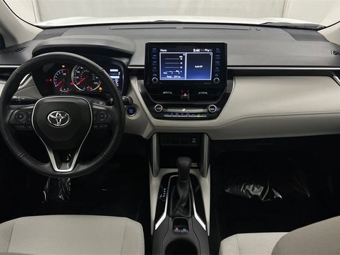 Certified 2022 Toyota Corolla Cross LE image 27