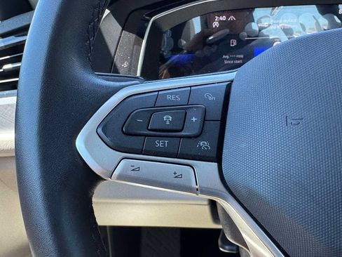 Used 2023 Volkswagen Jetta SE w/ Panoramic Sunroof Package FWD image 16