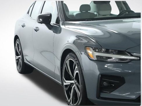Used 2024 Volvo S60 B5 Plus FWD image 9