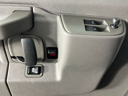 Used 2022 Chevrolet Express 3500 LS RWD image 16