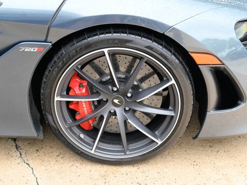 Used 2018 McLaren 720S Luxury RWD image 12