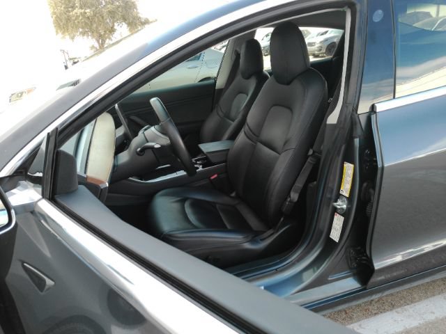 Used 2018 Tesla Model 3 Long Range RWD image 16