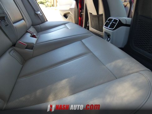 Used 2022 Genesis G70 2.0T RWD image 23