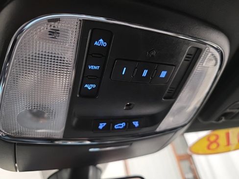 Used 2018 Jeep Grand Cherokee Limited image 23