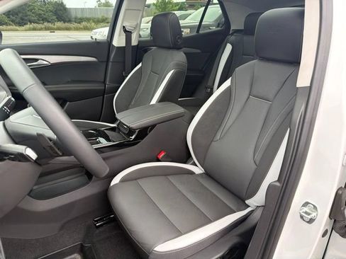 Used 2025 Buick Envision Sport Touring AWD/4WD image 17