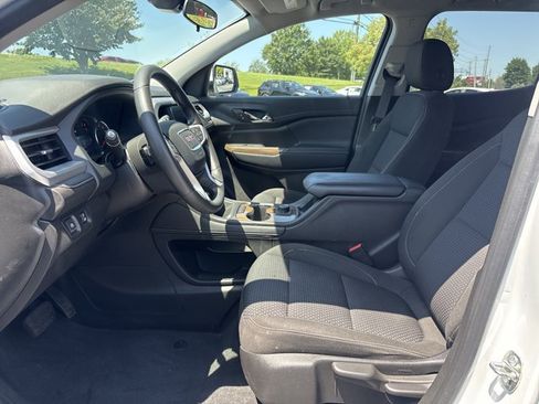 Used 2023 GMC Acadia SLE FWD image 10