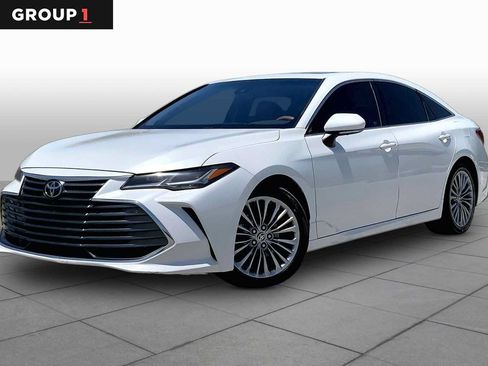 Used 2022 Toyota Avalon Limited w/ Advanced Safety Package FWD image 1