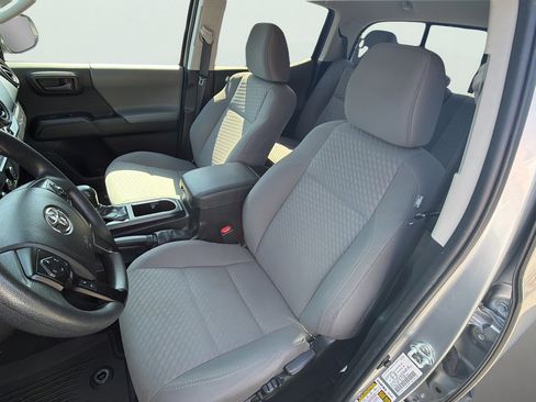 Used 2022 Toyota Tacoma SR AWD/4WD image 13
