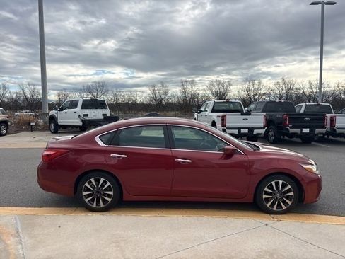 Used 2017 Nissan Altima 2.5 SV image 6