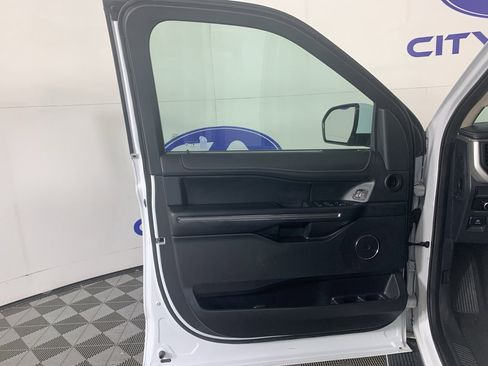 Used 2023 Ford Expedition Max XLT image 13