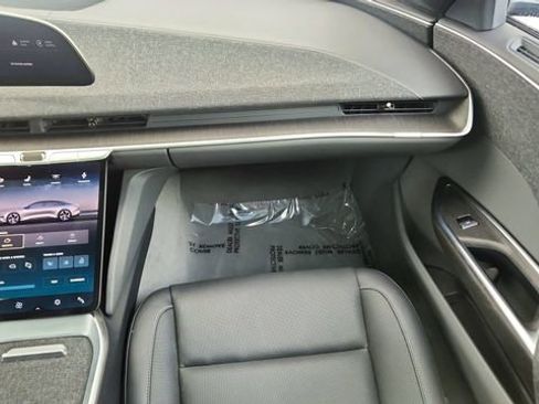 Used 2024 Lucid Air Touring image 37