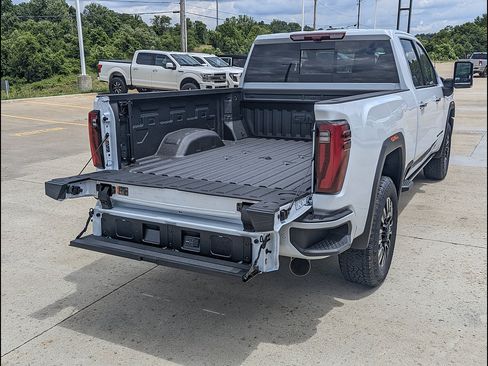 New 2026 GMC Sierra 2500 Denali Ultimate w/ LPO, Black Badging Package AWD/4WD image 13