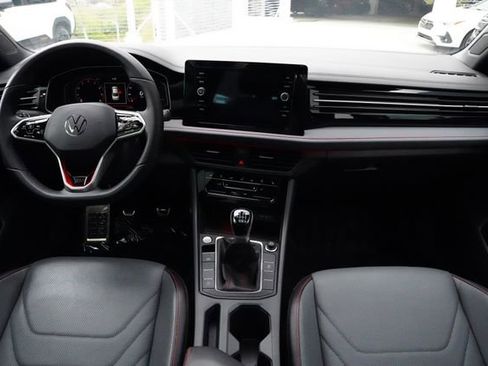 Used 2025 Volkswagen Jetta GLI Autobahn FWD image 22