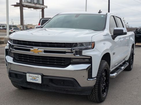 Used 2020 Chevrolet Silverado 1500 LT w/ Texas Edition image 7