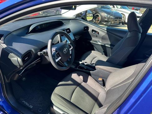 Used 2016 Toyota Prius Two image 12