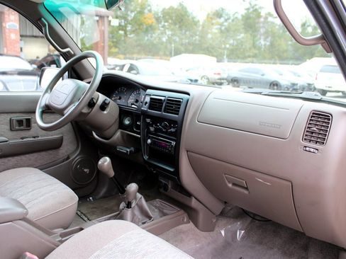 Used 1999 Toyota Tacoma 4x4 Xtracab V6 image 18