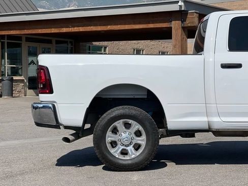 Used 2025 RAM 2500 Big Horn AWD/4WD image 9