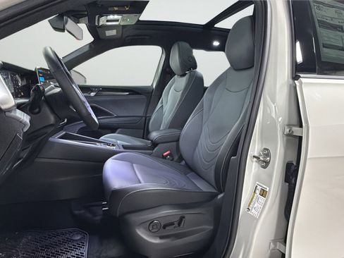 New 2026 Volkswagen Tiguan SE R-Line image 16