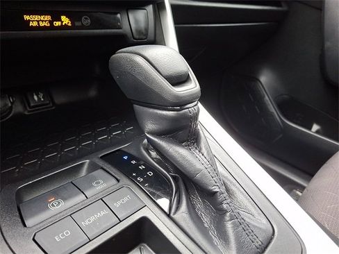 Used 2019 Toyota RAV4 XLE image 15