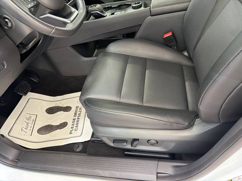 Used 2024 Nissan Rogue SV w/ SV Premium Package AWD/4WD image 11