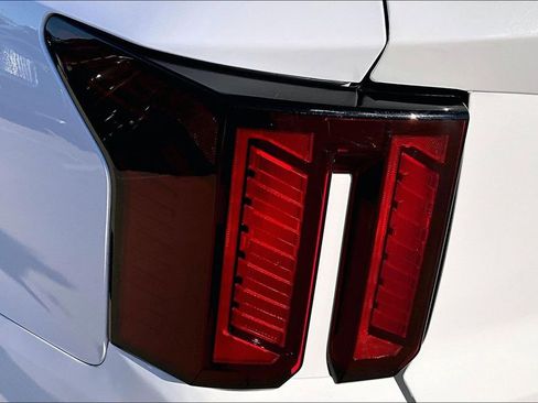 Used 2025 Kia Sorento LX image 38