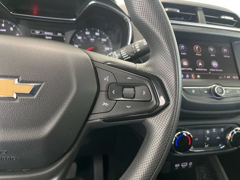 Used 2023 Chevrolet TrailBlazer LT FWD image 7
