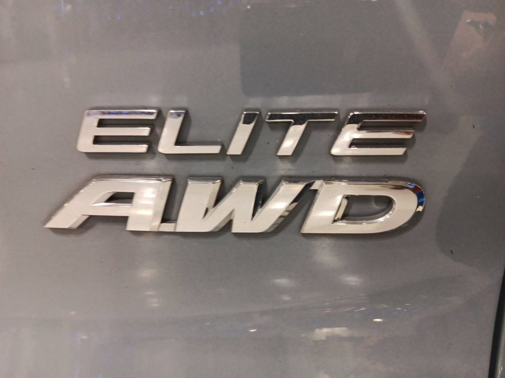 Used 2023 Honda Passport Elite image 12