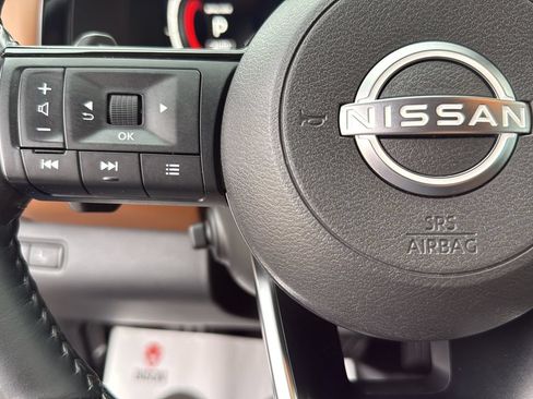 Used 2022 Nissan Pathfinder Platinum w/ Cargo Package AWD/4WD image 16