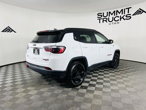 Used 2023 Jeep Compass Trailhawk image 4