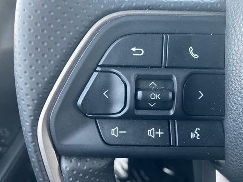 Used 2025 Toyota 4Runner SR5 image 18