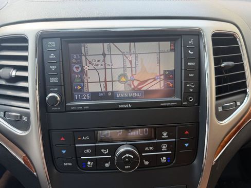 Used 2011 Jeep Grand Cherokee Overland AWD/4WD image 25