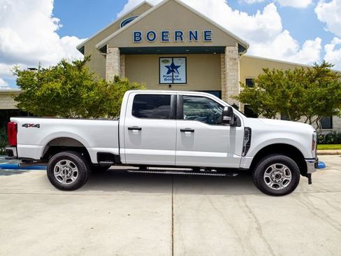Used 2025 Ford F250 XLT AWD/4WD image 7