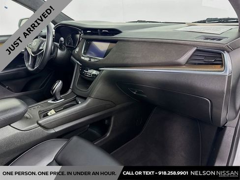 Used 2017 Cadillac XT5 Platinum image 31