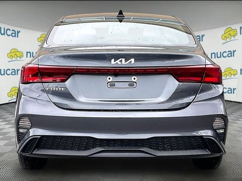 Used 2023 Kia Forte LXS w/ LXS Technology Package FWD image 5