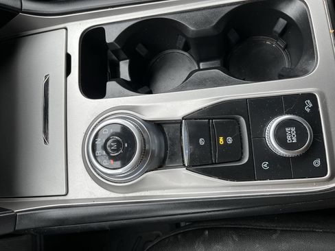 Used 2020 Ford Explorer XLT w/ Class III Trailer Tow Package image 20