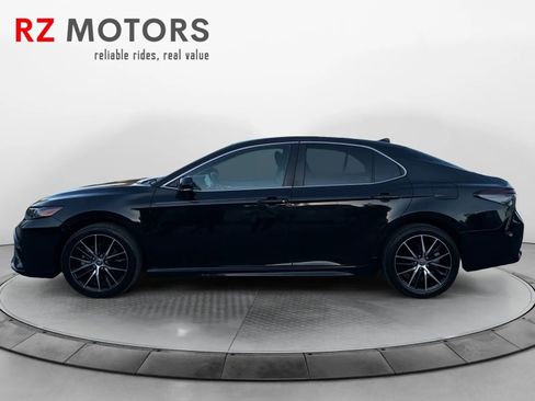Used 2022 Toyota Camry SE w/ Convenience Package FWD image 2