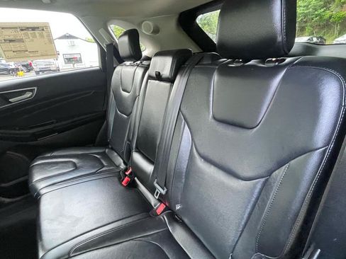 Used 2020 Ford Edge Titanium AWD/4WD image 21