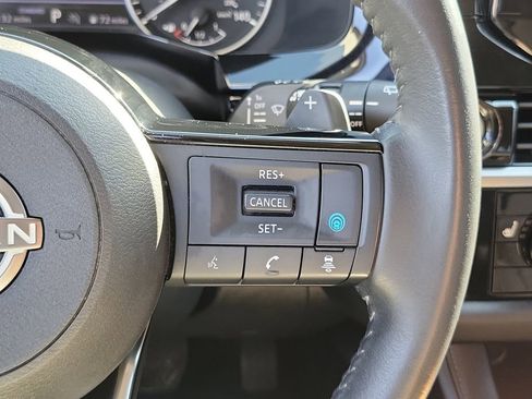 Used 2022 Nissan Pathfinder SV FWD image 8