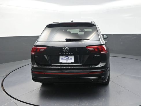 Used 2024 Volkswagen Tiguan SE R-Line AWD/4WD image 9