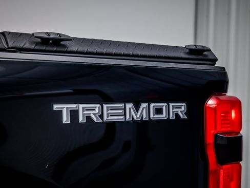 Used 2024 Ford F250 Lariat w/ Tremor Off-Road Package AWD/4WD image 15