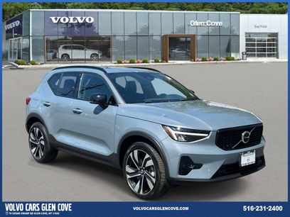 Used 2023 Volvo XC40 B5 Plus w/ Climate Package