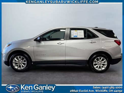 Used 2021 Chevrolet Equinox LS FWD image 2