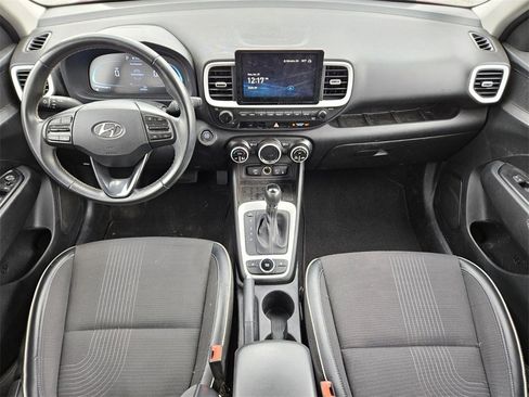 Used 2023 Hyundai Venue Limited image 12